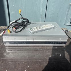 SONY DVD VHC VCR COMBO Player Video Cassette Recorder Silver SLV-D360P Remote