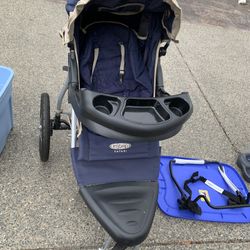 In Step Three Wheel Stroller MAKE OFFER