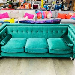 Roberta Chesterfield Sofa in Green Velvet
