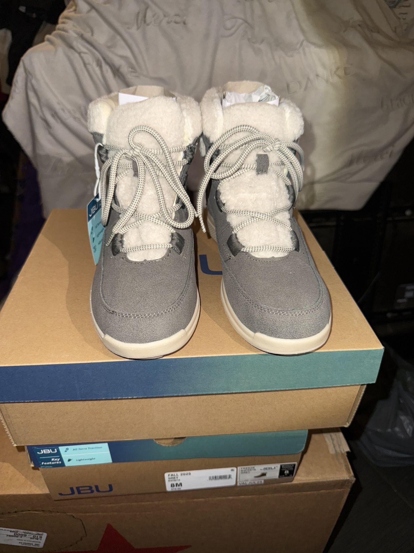 Women’s JBU Grey & Cream Winter Boots Sz 7.5