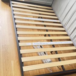 Full Size Bed With Bedframe