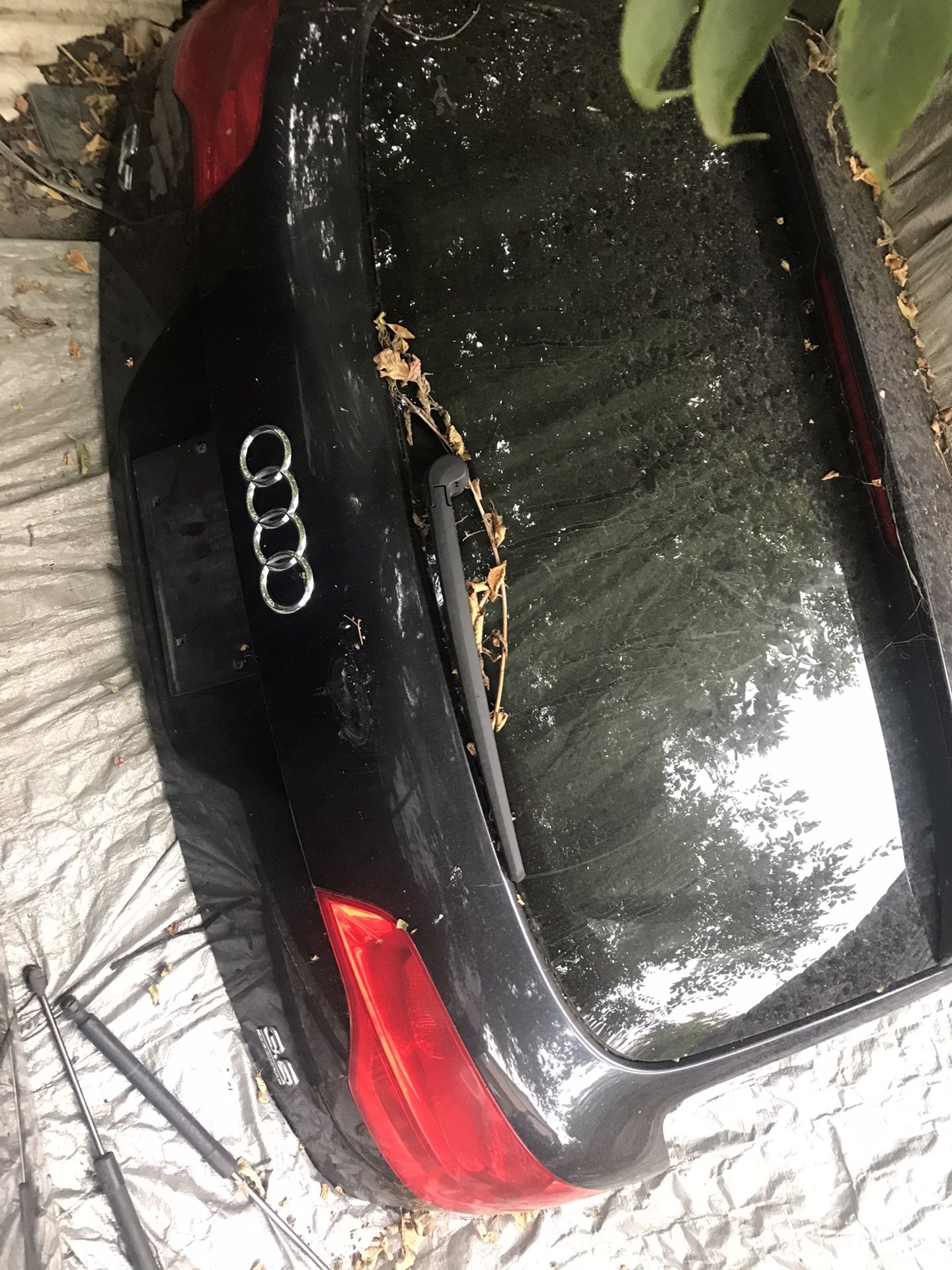 Audi Q7 rear tailgate 500$