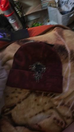 Cross beanie red