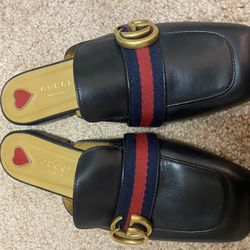 Womens Gucci Leather Slipper 