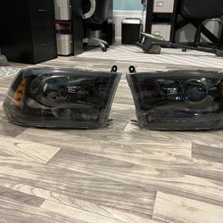 2013-2018 Ram 1500 Projector Headlights 