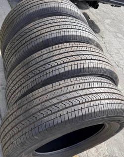 225/60/18 Bridgestone set de llantas usada en buenas condiciones las 4