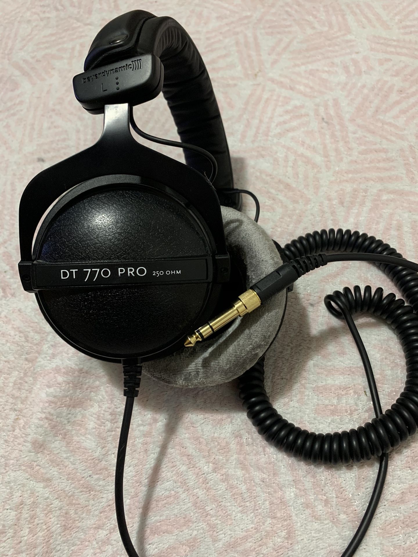 Beyerdynamic DT 777 Pro 240ohm Studio headphones