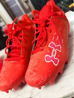 Under Armor size 6 cleats