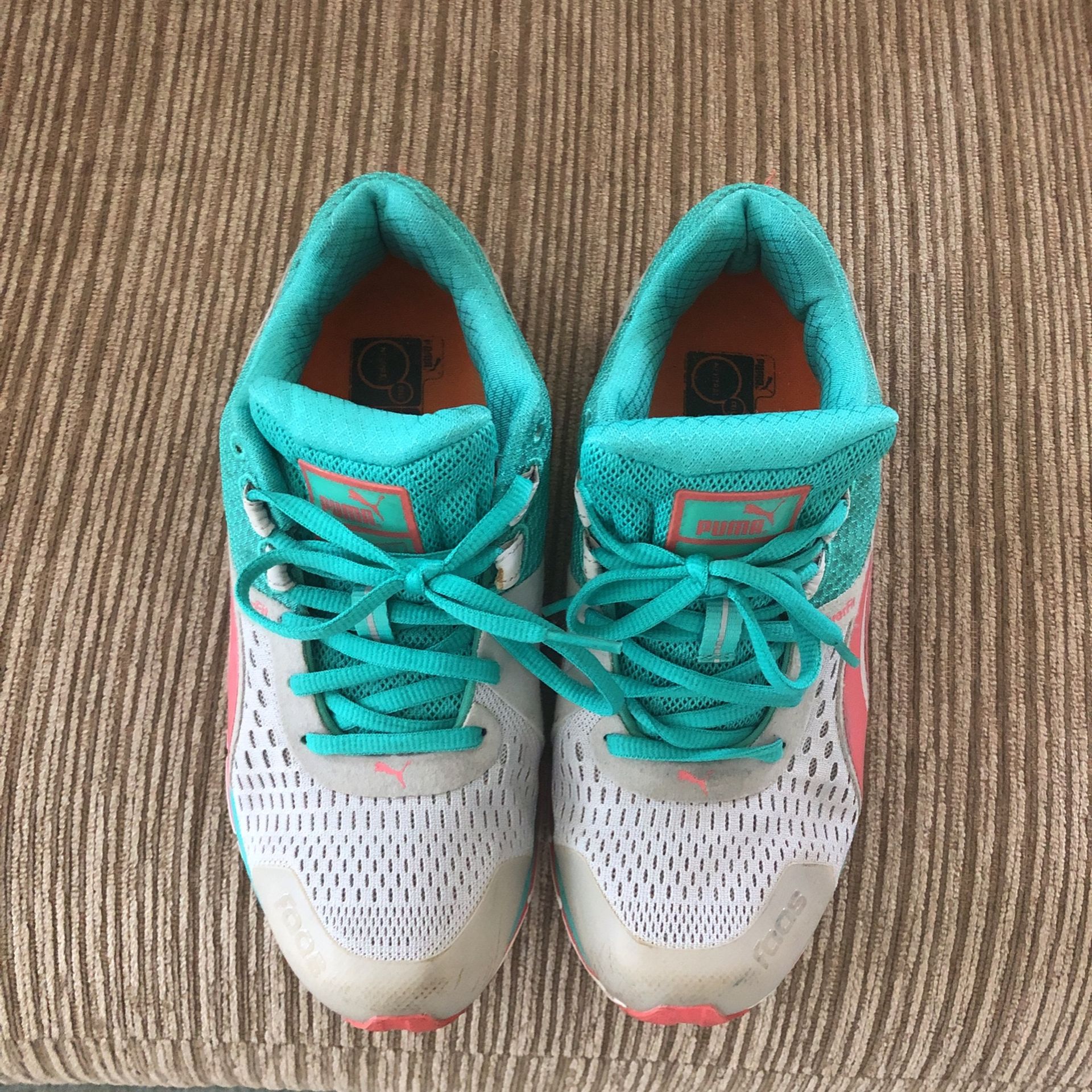 Puma Gym shoes, size 7 1/2