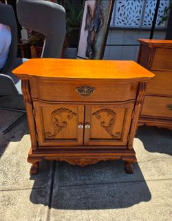 Lexington nightstand from the Victorian Sampler collection