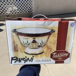 Brand New Colander
