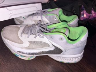 Nike shoes