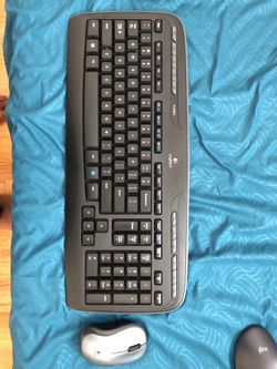 Logitech Wireless Mouse abs Keyboard
