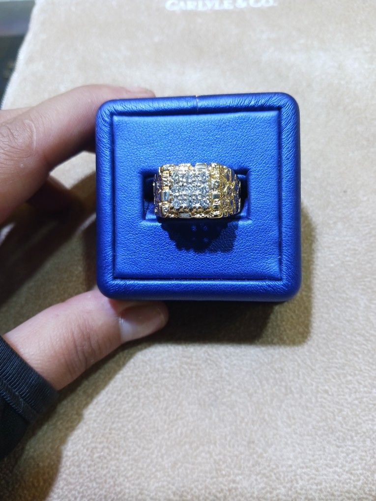14k Gold Nugget Ring W/Diamond