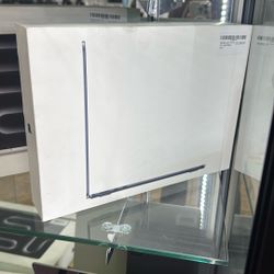 MacBook Air 13inch M4 16gb / 256gb ( Payments Available)