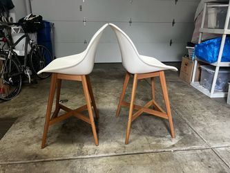 IKEA (PAIR) WHITE BARSTOOLS