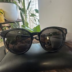 Saint Laurent sunglasses in black