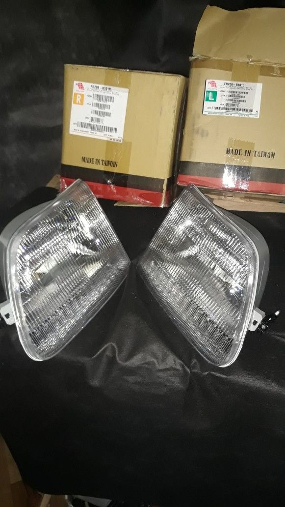 Headlights (Ford) F150/250,yr'97-'04,'96,'01-'04. Ect Read Label