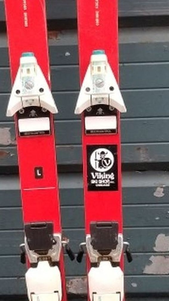 Rossignol ST skis, 157 cm, Salomon demo bindings