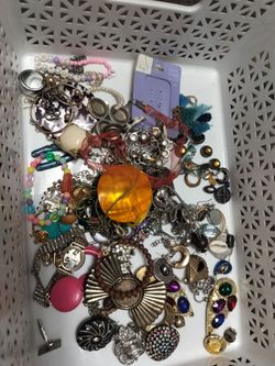 Crafters jewelry lot