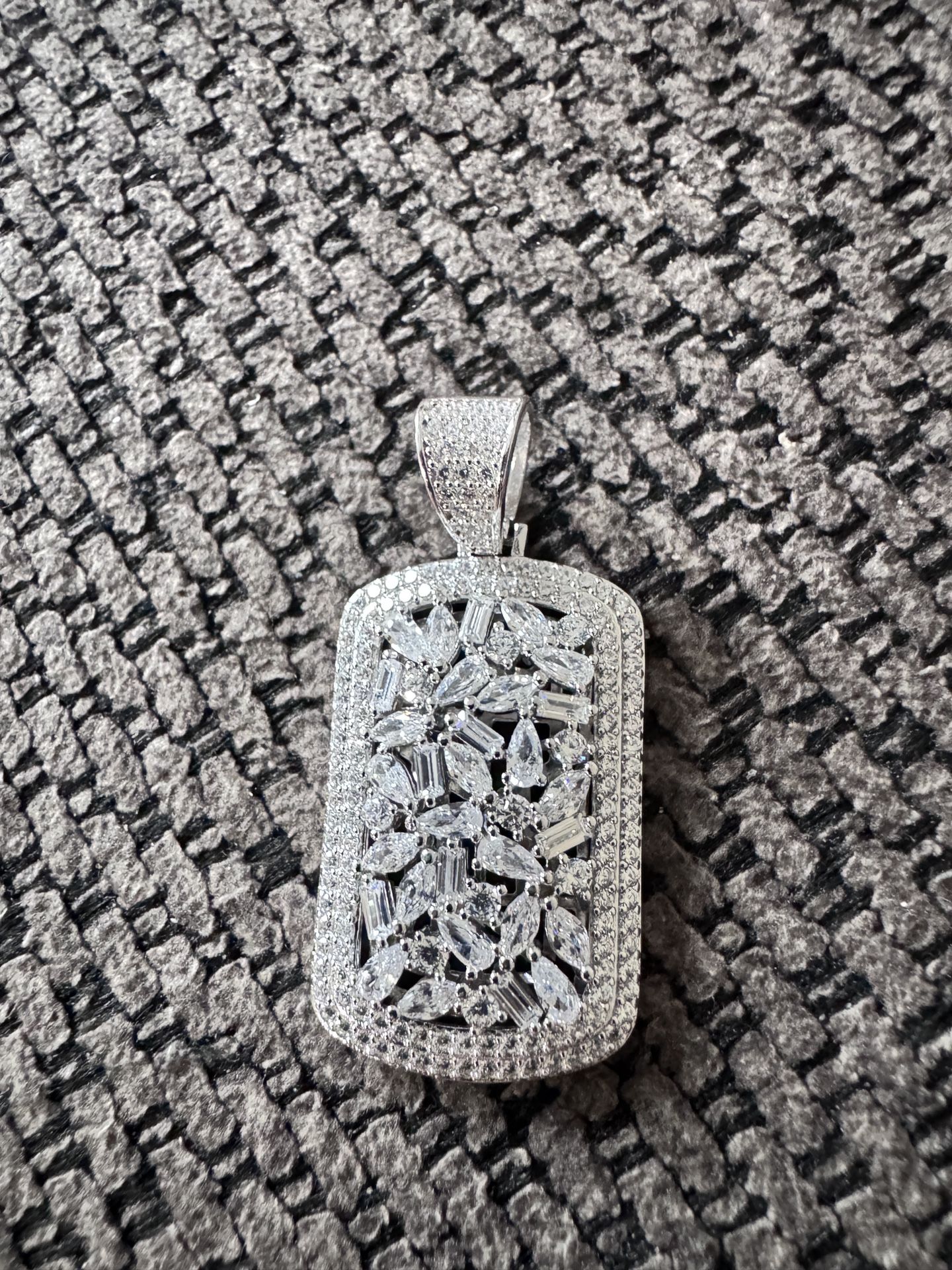 925 Sterling Silver Pendant & Moissanite
