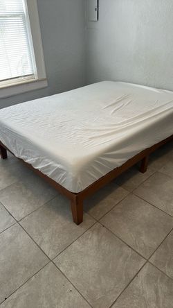 Full size mattress with wood frame