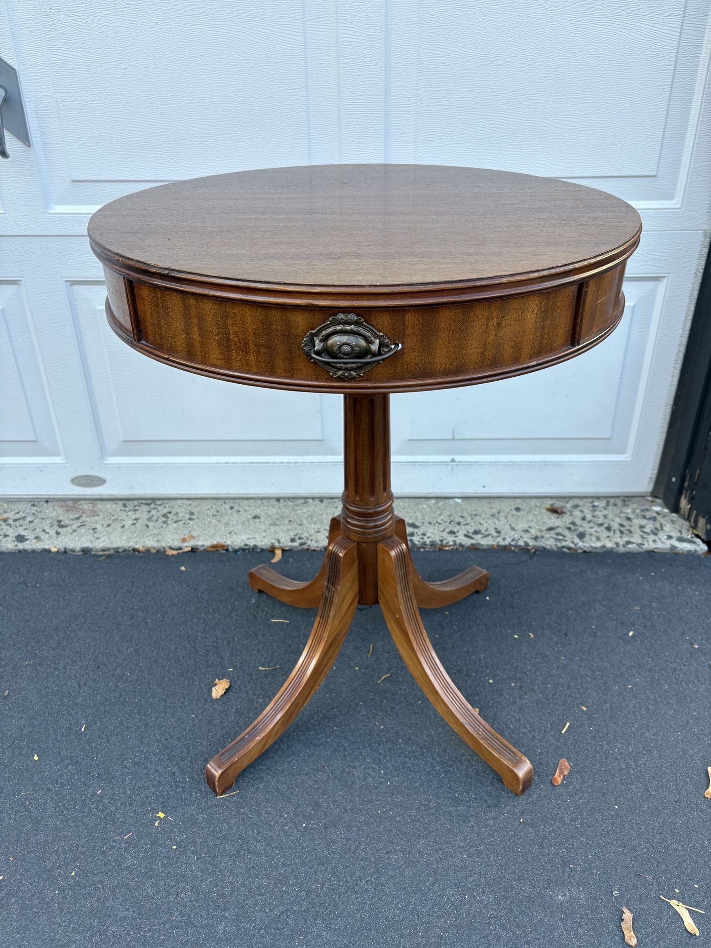 Vintage Wood Round 21.5” Drum Table Accent Side End Table Central Pedestal Splayed Feet 27” High