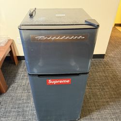 Frigidaire Mini Fridge (4.5 CU Ft) 