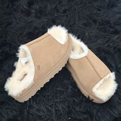 UGG 