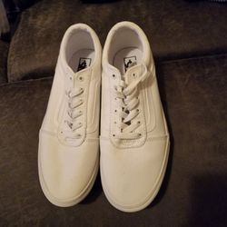 Vans Old Skool All-White Low-Top Sneakers