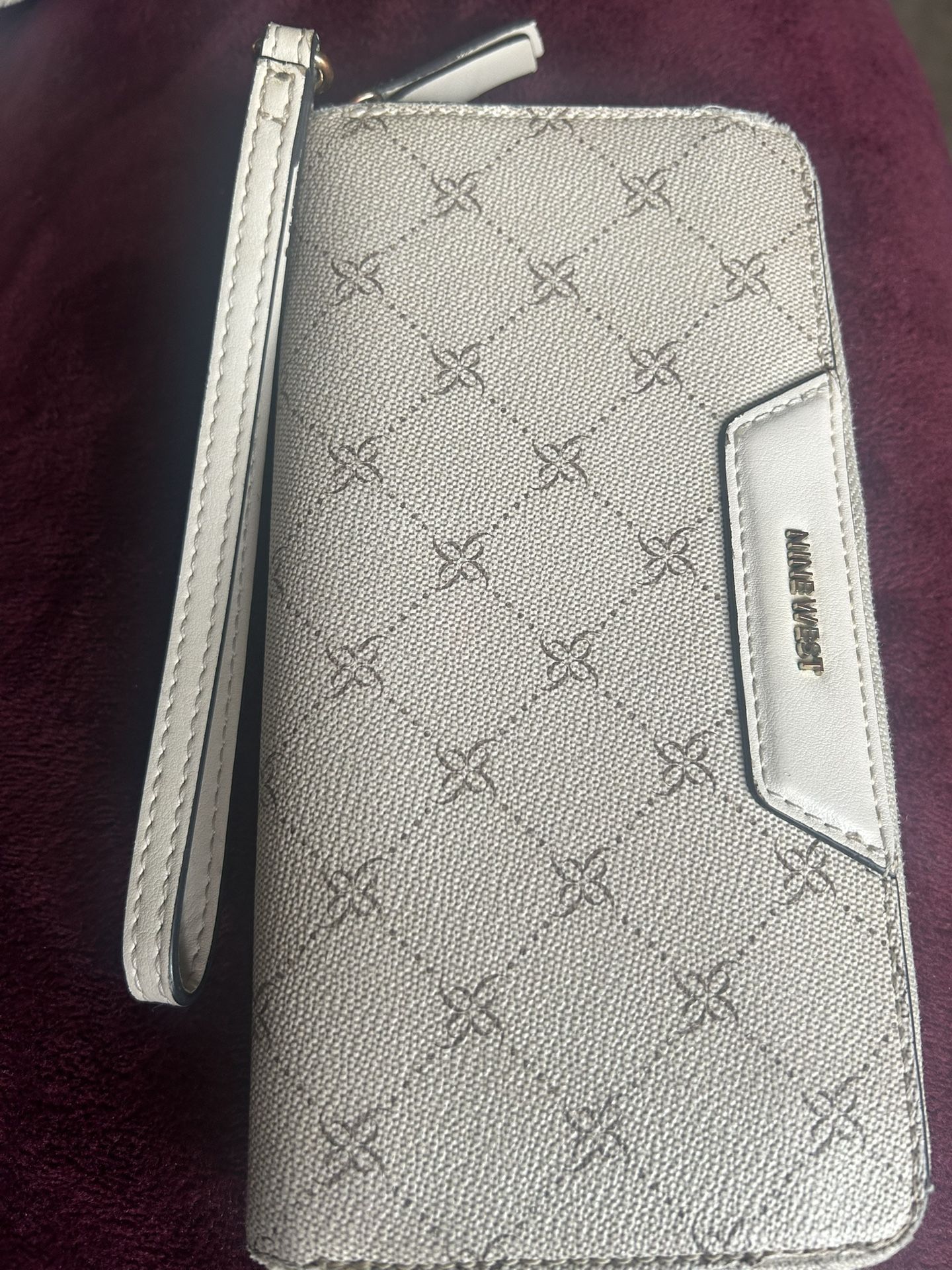 Wristlet