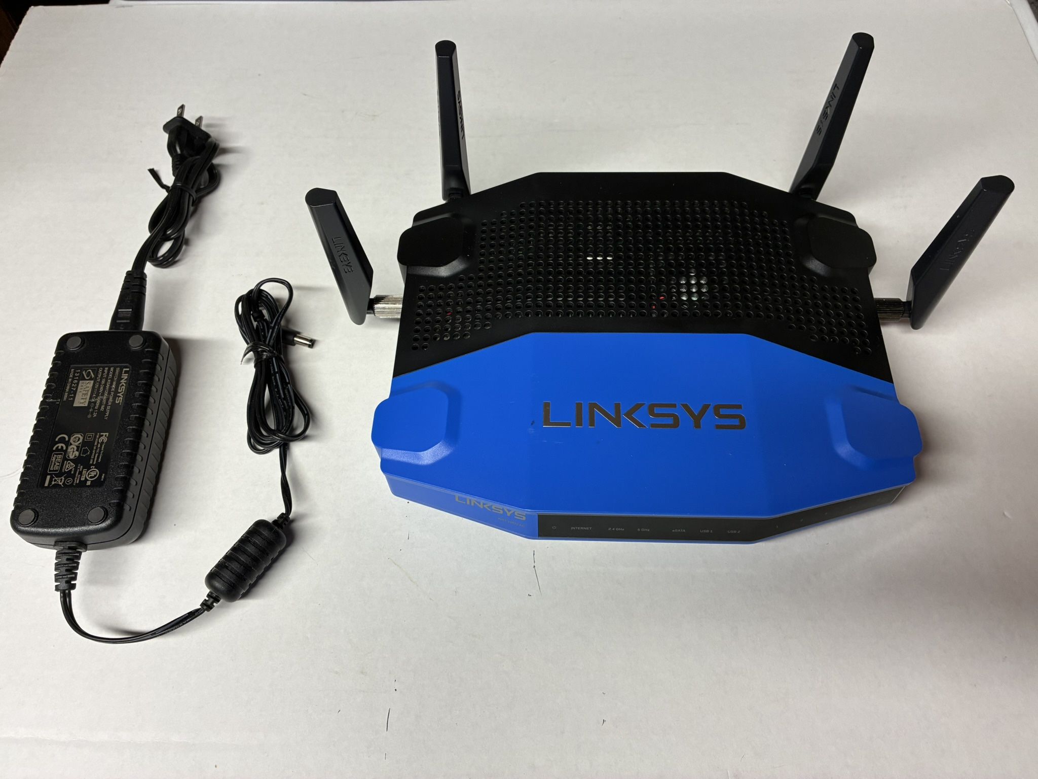 Linksys WRT1900AC Dual Band WiFi Router 1300mbps 4 Ports