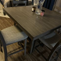 High hair Dinning Room Set