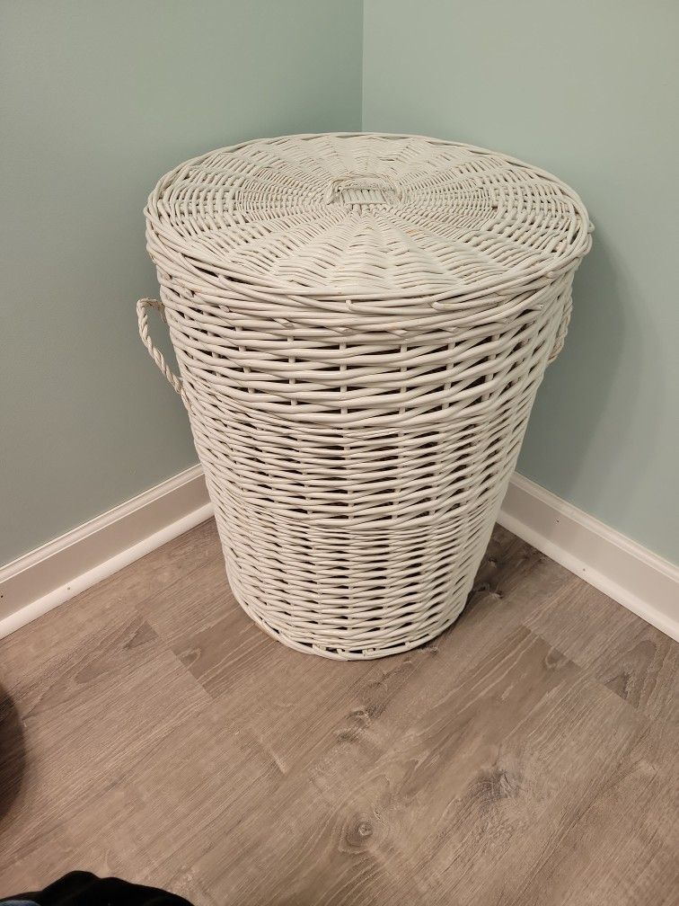 Vintage White Wicker Basket Hamper
