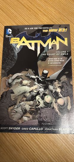 The New 52 — Batman: Court of Owls Vol. 1 (Back Surface Scratch)
