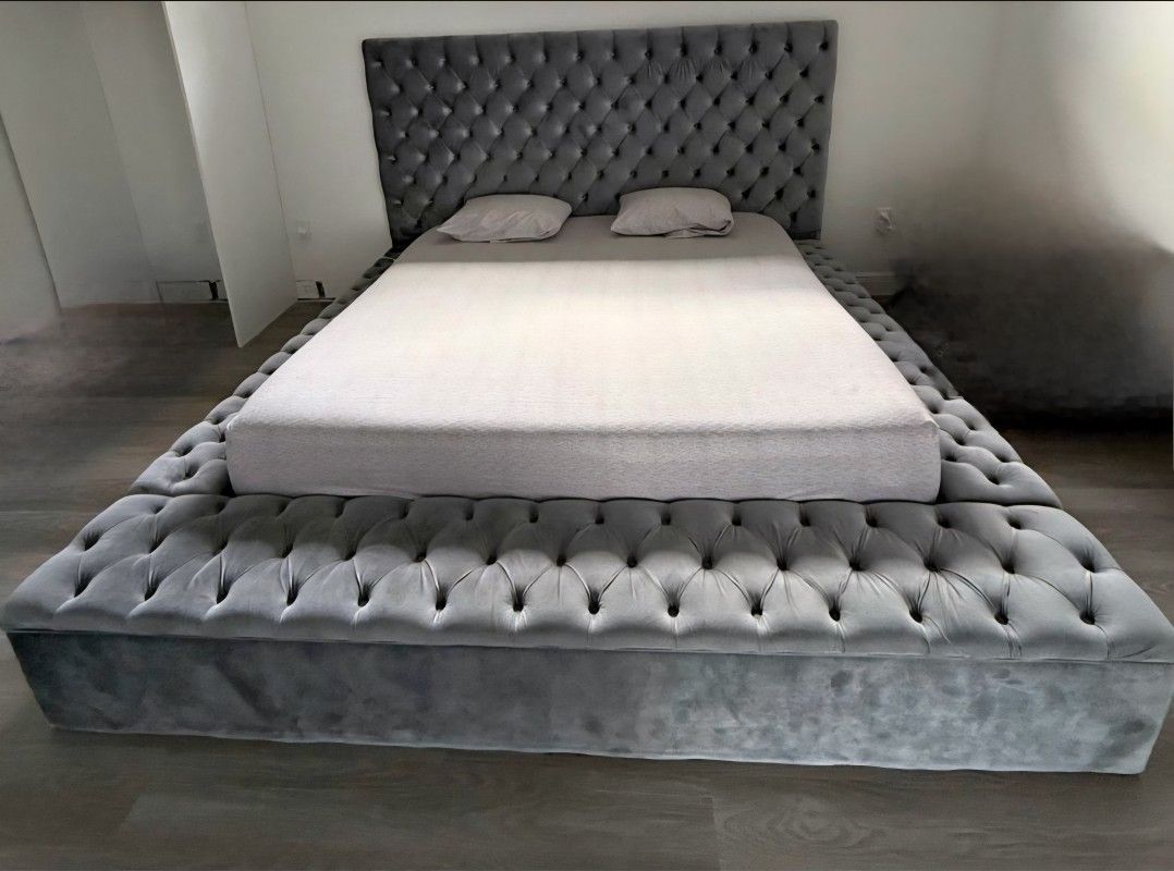King Bed With Storage Grey Velvet Tufted new