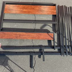 Queen Size Metal Bed Frame with Wood Headboard – Like New