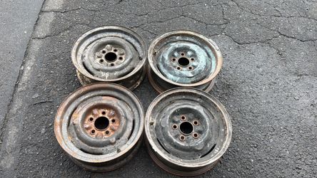 Classic 15x5 Inch Ford Car Steelies 5x4.5 Lug pattern