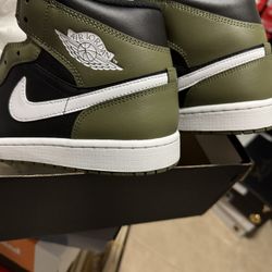 Nike AJ1 Mids