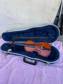 Violin with Bow and Hard Case