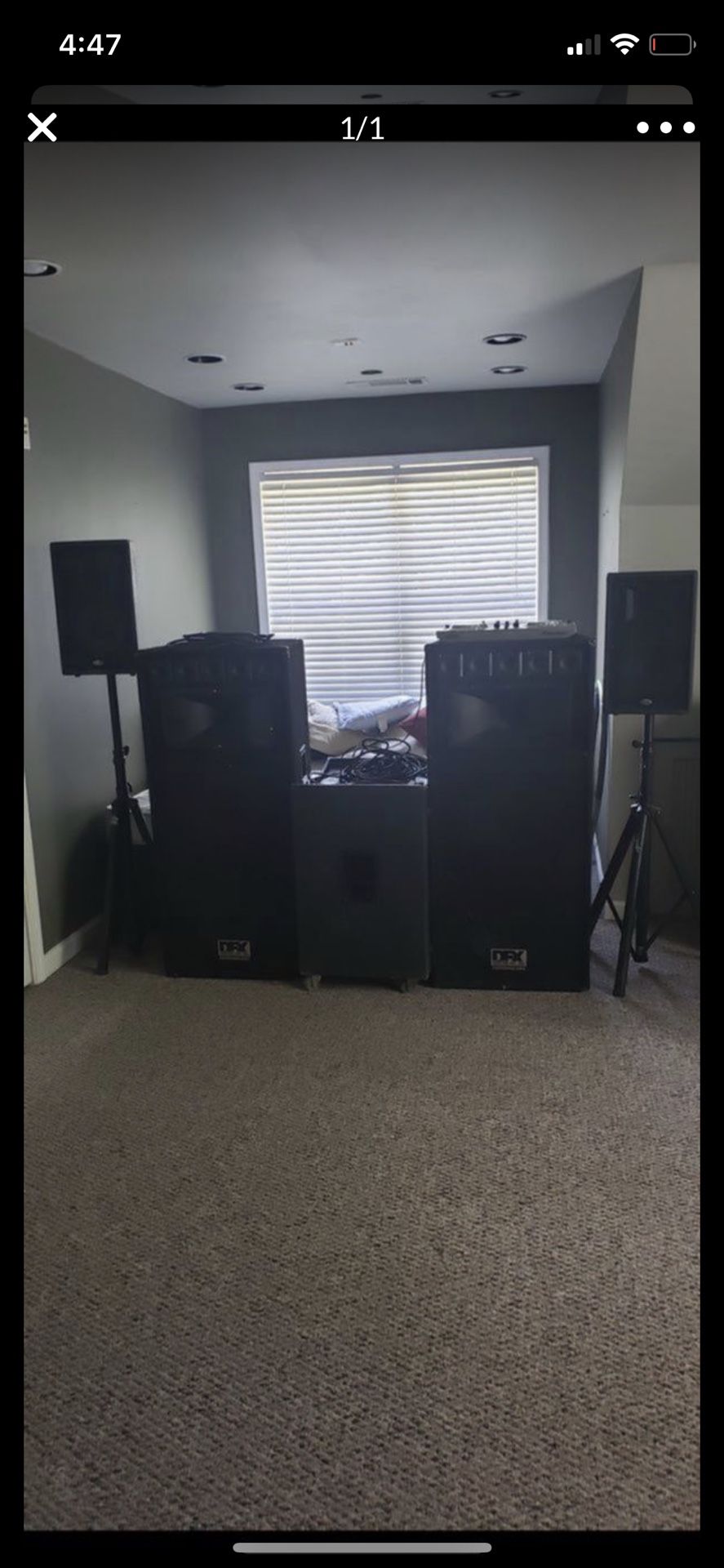 Dj equipment 2 big speakers!!!!!!