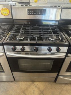 USED SAMSUNG 30” GAS STOVE 