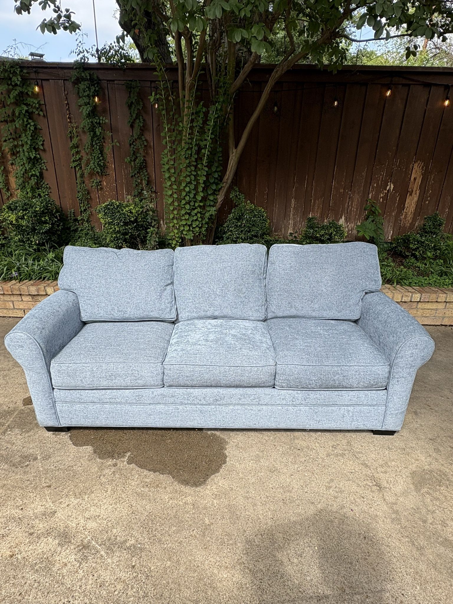 Sleeper sofa. Very Good Condition