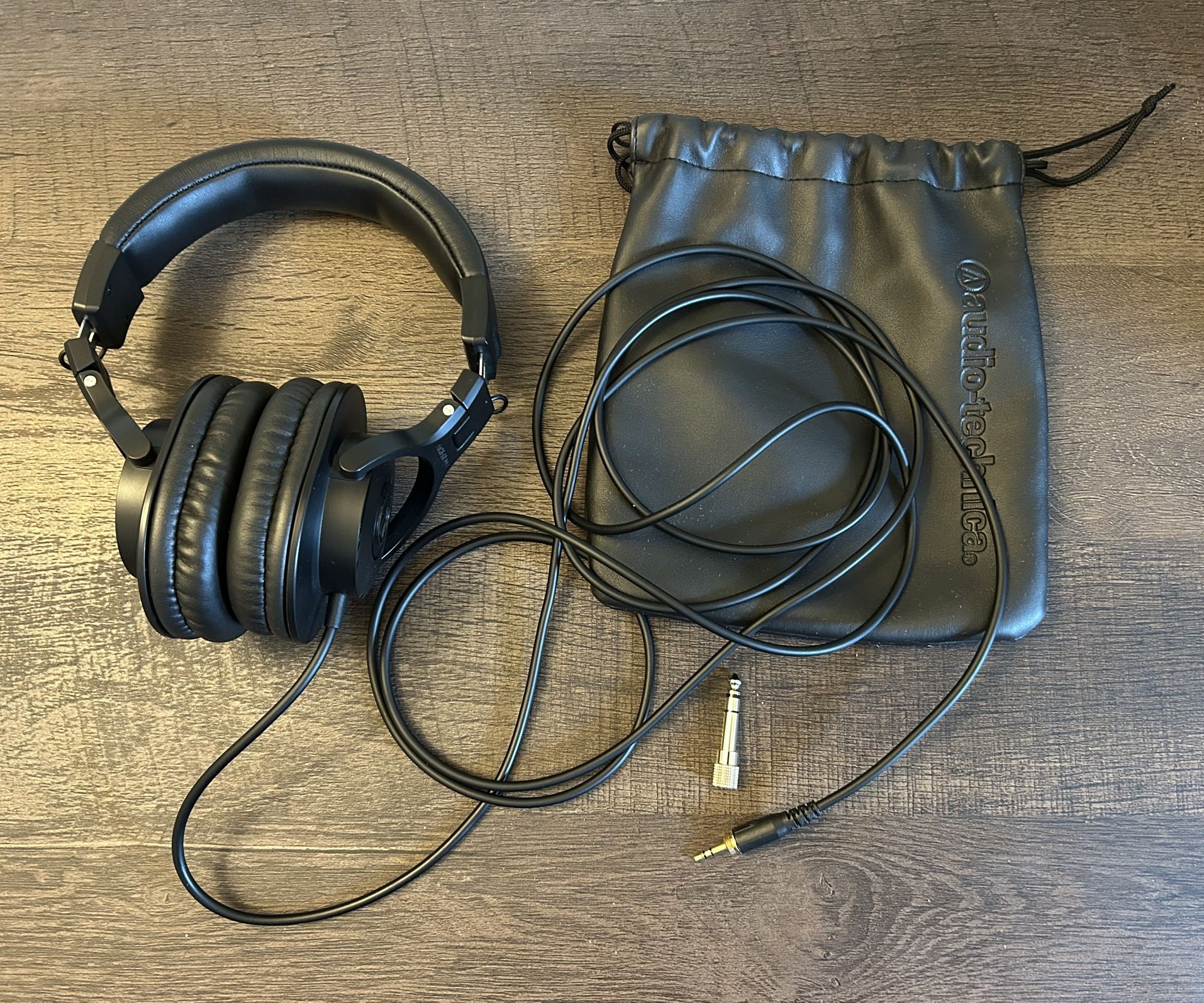Audio-Technica ATH-M30x Professional Studio Monitor Recording Headphones