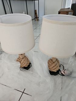 Knotted lamp set like new