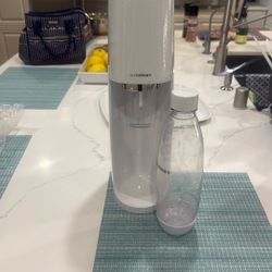 Soda Stream Carbonated Drink Maker