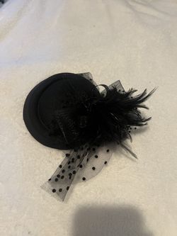 Small Black Beret With Clip