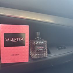 Valentino Donna Born In Roma 