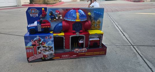 PAW Patrol Ultimate Fire Rescue Command Center
