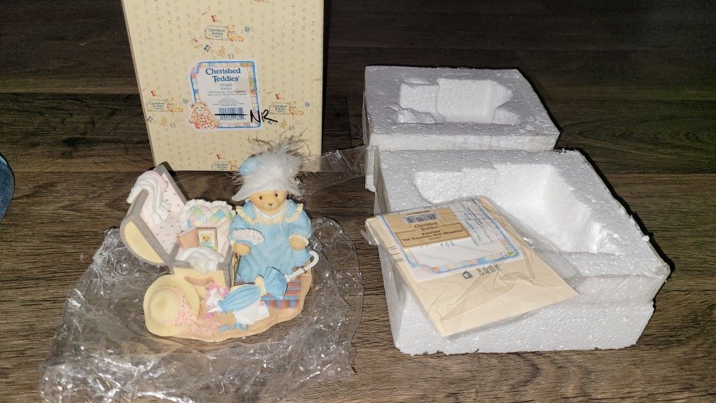 Cherished Teddies Kaitlyn Girl With Chest Of Old Toys Figurine 1997